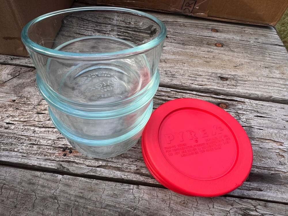 Pyrex 2-Cup Glass Food Storage Containers with Red Lids